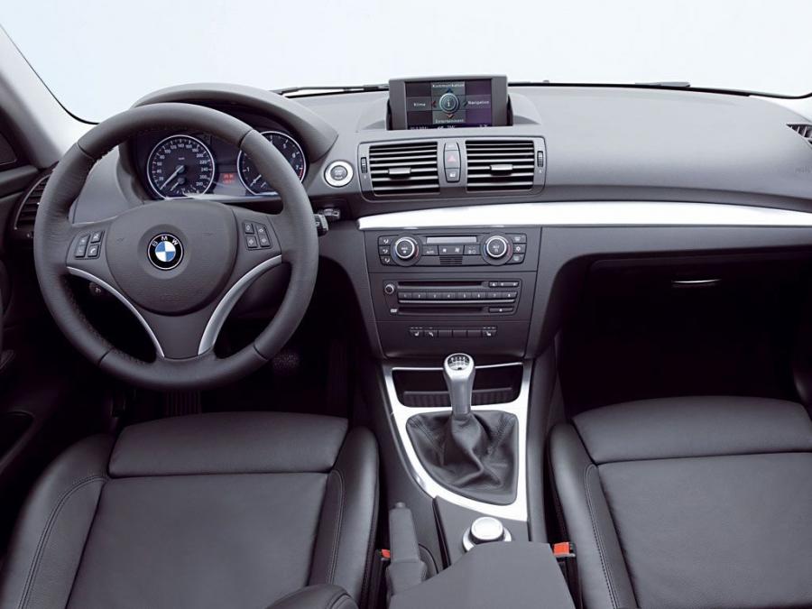  BMW 1-Series Coupe 2008 года  (фото 2 из 9)